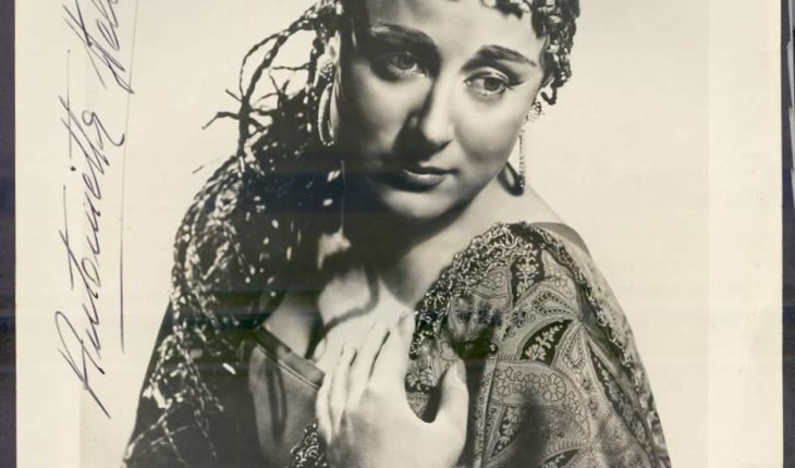 Antonietta Stella . Operatic Sopranos – Italian Opera Singers