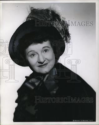 Thelma Votipka (1906-12-20 – 1972-10-24). Operatic mezzo-sopranos