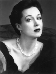 Rosa Mannion . Operatic sopranos