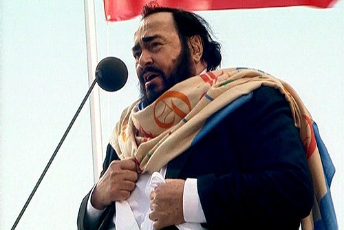 Luciano Pavarotti (1935-10-12 – 2007-09-06). Operatic tenors