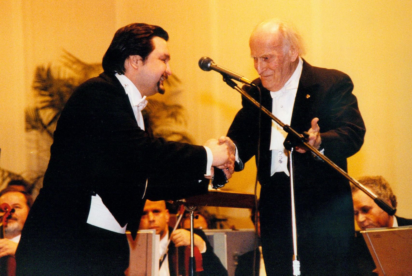 Béla Mavrák . Operatic tenors