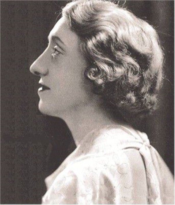 Germaine Cernay (1900-04-28 – 1943-09-19). Operatic mezzo-sopranos