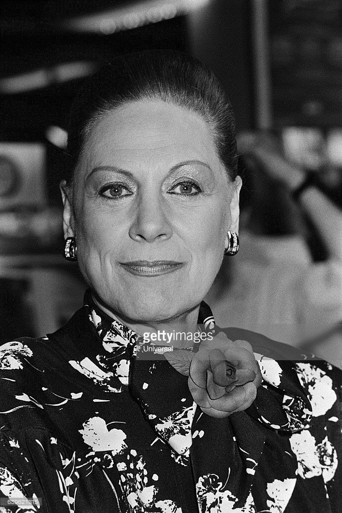 Renata Tebaldi (1922-02-01 – 2004-12-19). Operatic sopranos