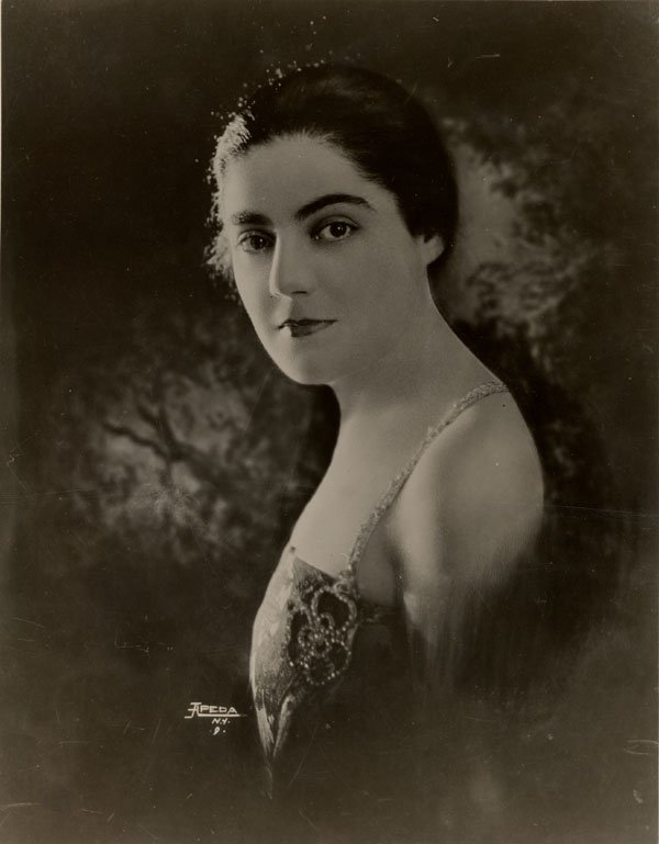Éva Gauthier (1885-09-20 – 1958-12-20). Operatic mezzo-sopranos