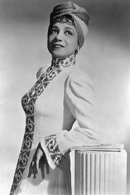 Etta Moten Barnett (1901-11-05 – 2004-01-02). Operatic contraltos