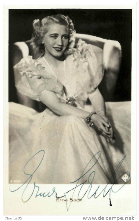 Erna Sack (1898-02-06 – 1972-03-02). Operatic sopranos