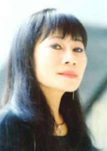 Lê Dung (1951-06-05 – 2001-01-29). Operatic sopranos
