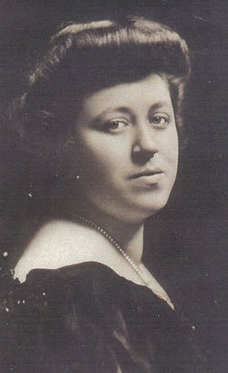 Agnes Nicholls (1876-07-14 – 1959-09-21). Operatic sopranos