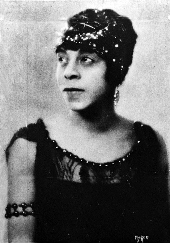 Roberta Dodd Crawford (1897-08-05 – 1954-06-14). Operatic sopranos