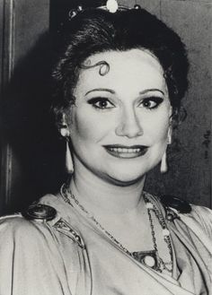 Cheryl Studer (2000-12-01 – –). Operatic sopranos