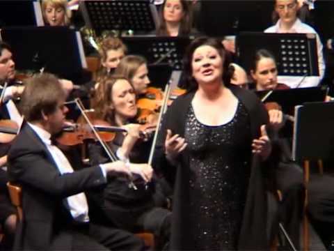 Laura Pavlović . Operatic sopranos