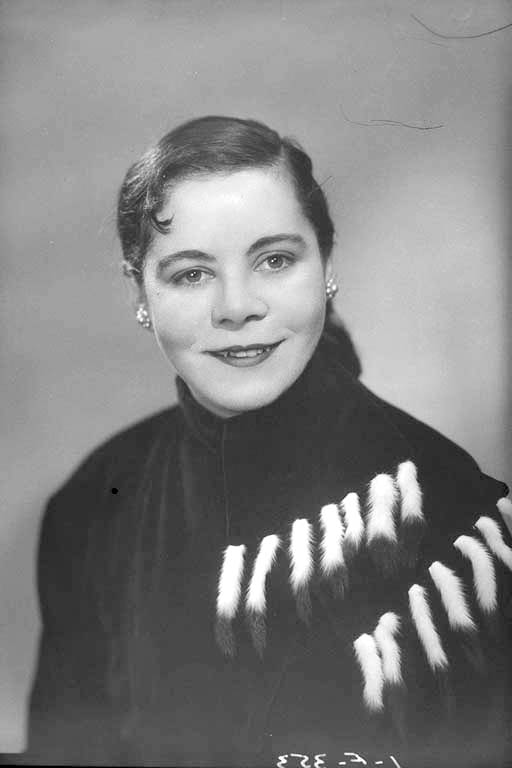 Mina Foley (1930-03-09 – 2007-01-21). Operatic sopranos